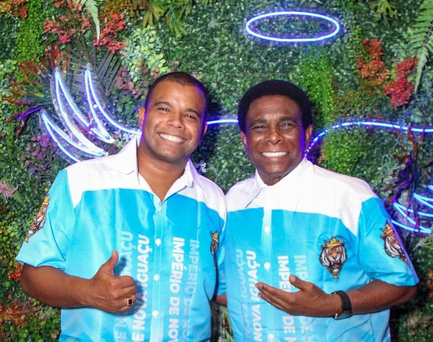 Neguinho da Beija-Flor se apresenta em evento do Império de Nova Iguaçu