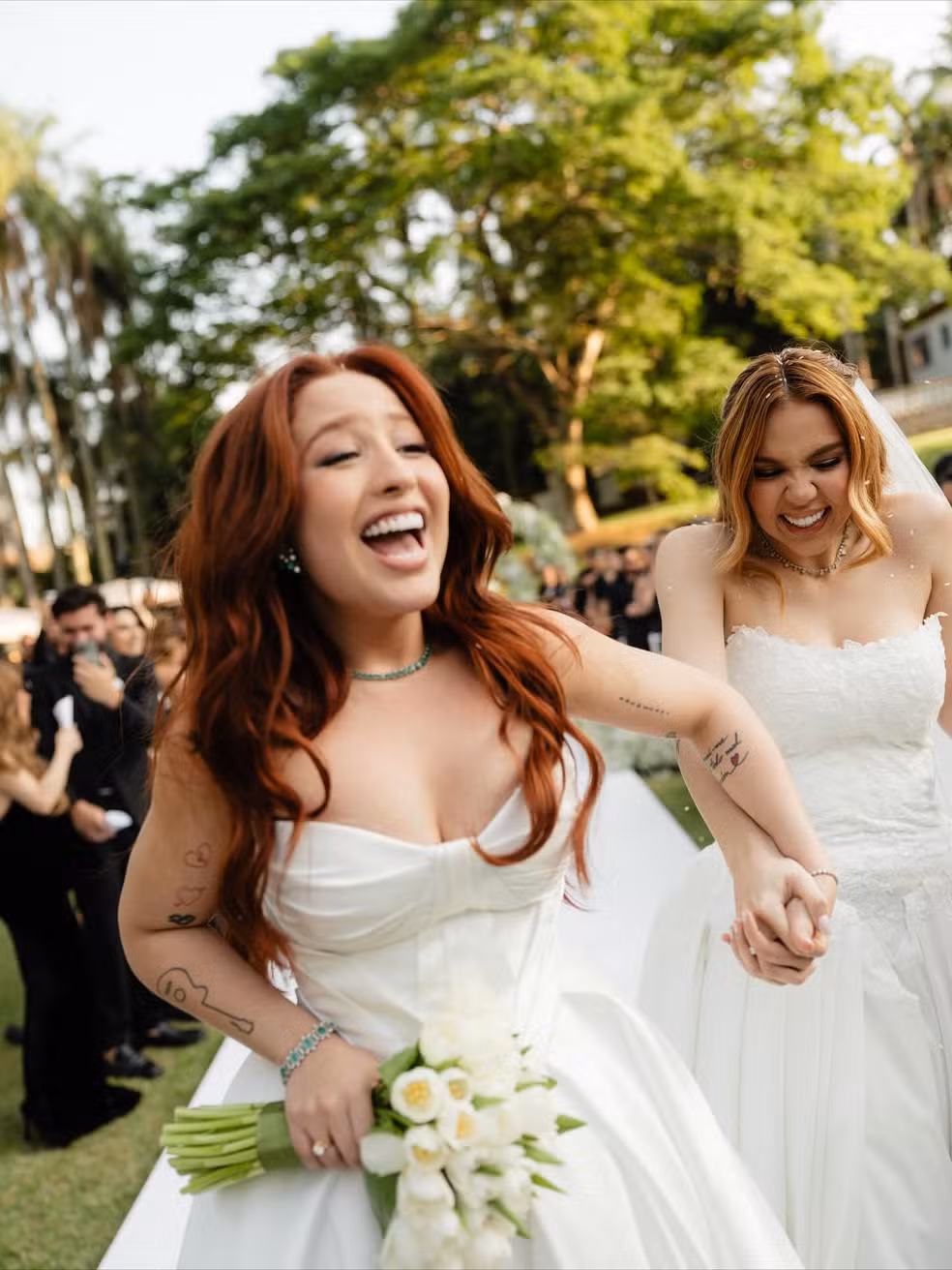 Mari Fernandez e Júlia Ribeiro posam juntas e falam sobre planos para o futuro