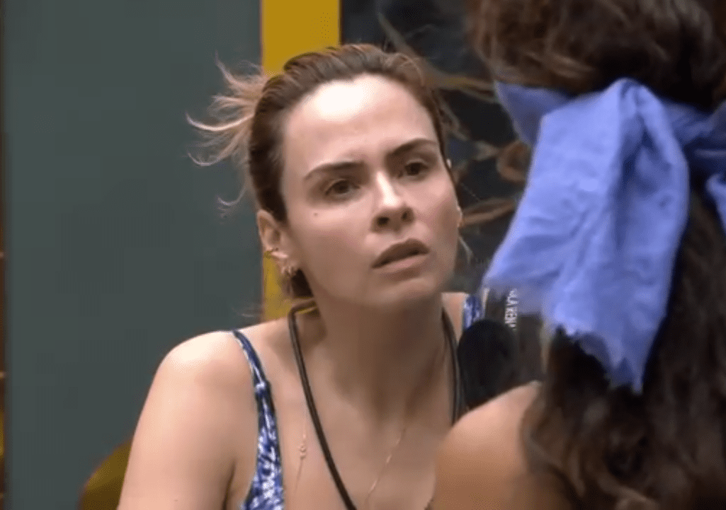 Mulher séria