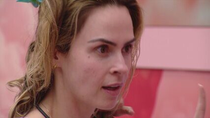 Mulher séria