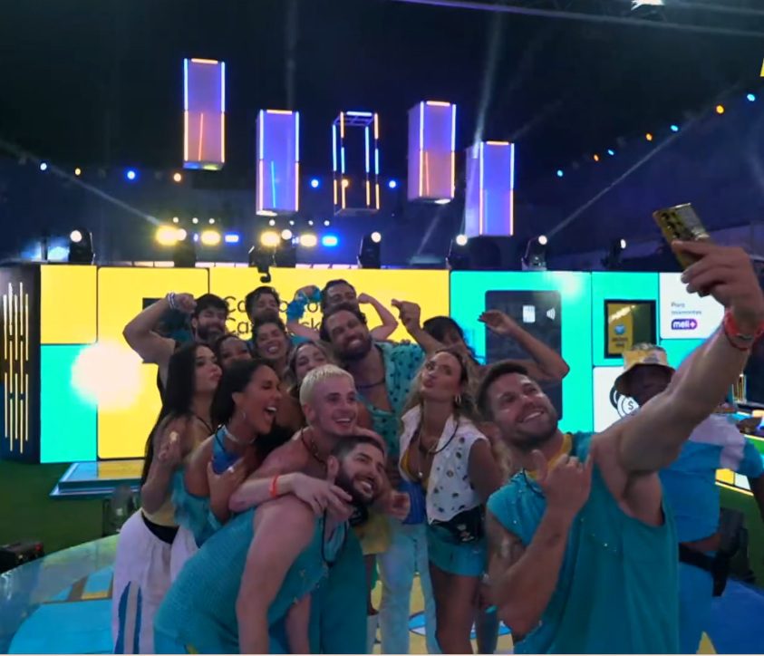 Galera tirando Foto