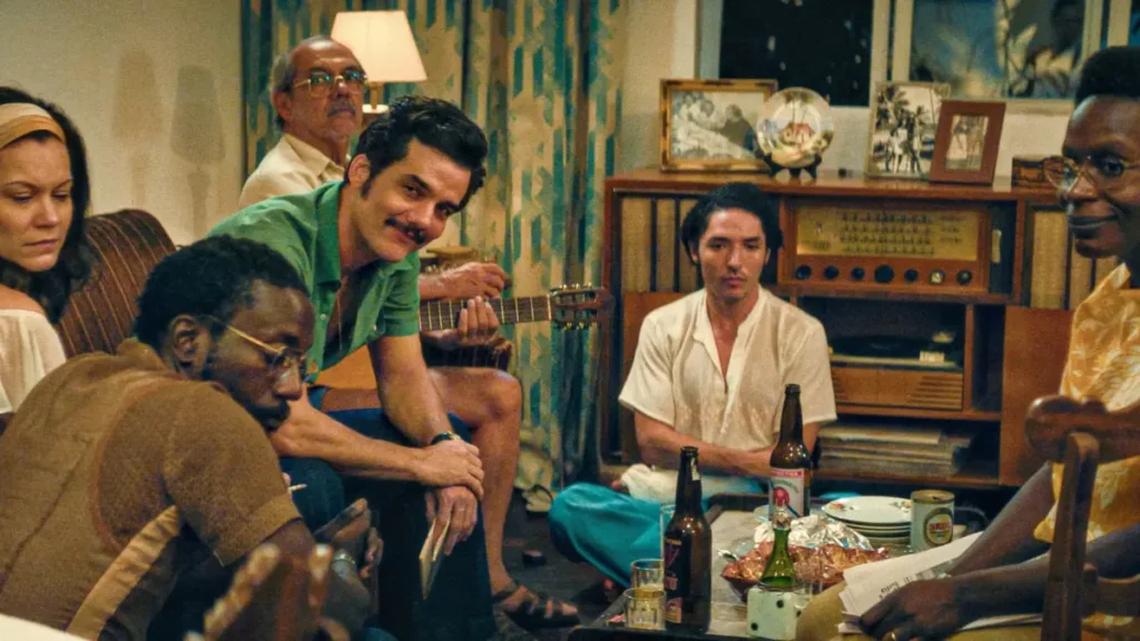 Wagner Moura no filme O Agente Secreto